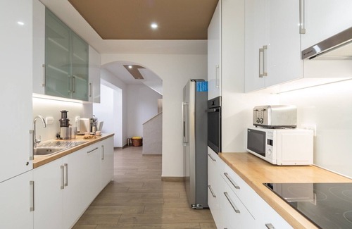 Stanici Villa | Villa de lujo en residencia vacacional con piscina climatizada, jacuzzi y barbacoa cerca de la playa en Stanici - Omis