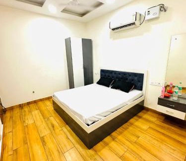Bathinda Hotel | Luxury villa hotel and retro