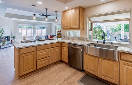 Huntington Beach Villa | Luxury Villa in Huntington Harbour neighbourhood