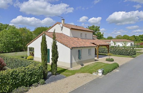 Vasles Villa | Villa de lujo en Francia con piscina