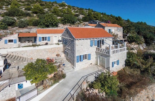 Zavala Villa | Luxury Villa in Zavala w/pool