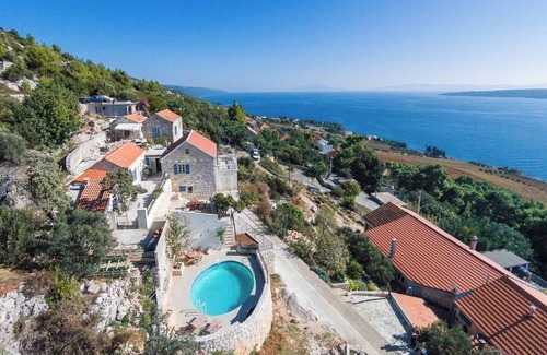 Zavala Villa | Luxury Villa in Zavala w/pool