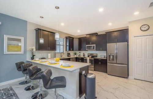 Kissimmee Villa | Luxury Villa inside Storey Lake, Kissimmee - No Extra Fees