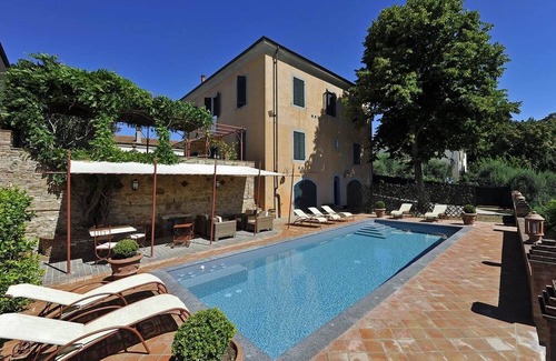 Fabbrica Casa | Luxury villa near Volterra,Pool,Wi-Fi,Airco,village walk distance,stunning view