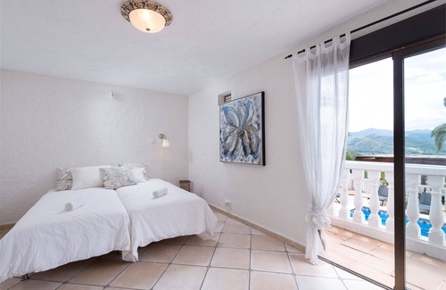 Real de Gandia Villa | Chalet de lujo de 300 m2 con piscina y vista panorámica para 14 personas