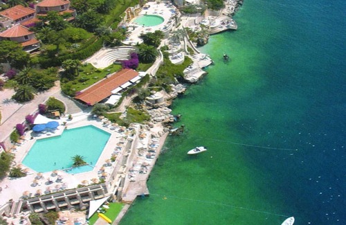 Kalkan Villa | Villa de lujo en una finca costera con hotel, piscinas, spa, tenis y deportes acuáticos