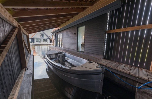 Ossenzijl Villa | Villa de lujo sobre el agua