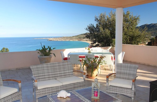 Algajola Villa | VILLA DE LUJO VISTA AL MAR PANORÁMICA PISCINA PRIVADA CLIMATIZADA DE 4 A 9 PERSONAS