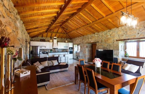 Celorico de Basto Cabaña | Luxury Villa Private Pool Belle Époque