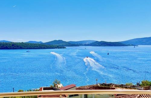 Perigiali Villa | Luxury Villa San George with private pool by DadoVillas