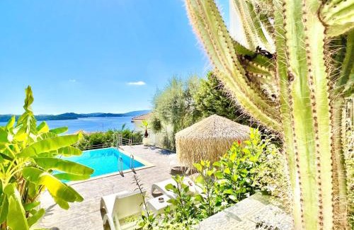 Perigiali Villa | Luxury Villa San George with private pool by DadoVillas