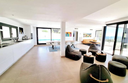 Mijas Villa | Villa de lujo con piscina privada, con vistas al mar, Wi-Fi y aire acondicionado