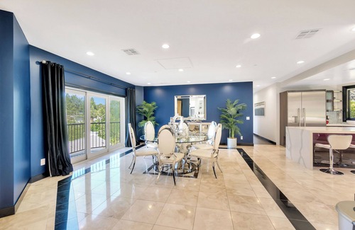 Hollywood Hills Villa | Luxury Villa W/ Spectacular Hollywood Hills View