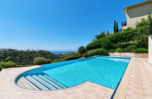 Aphrodite Hills Villa | Villa de Lujo Con 10x5 metros piscina de borde infinito privada
