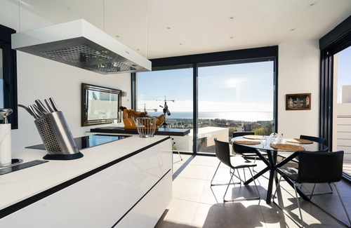 Marbella Villa | Villa de lujo con increíbles vistas en Altos de Los Monteros, Marbella