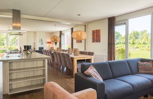 Paasloo Casa | Luxury villa with eight bathrooms located in a national park