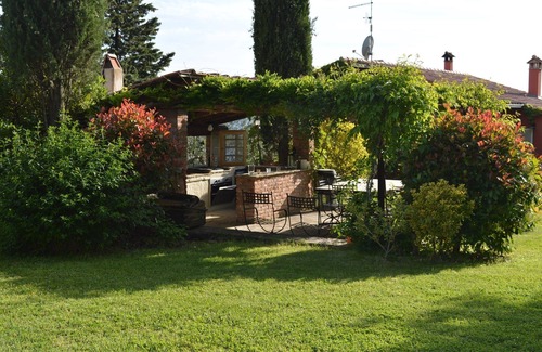 Montelovesco Villa | Villa de lujo con gran piscina y espectaculares vistas a la montaña.