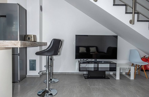 Linardici Villa | Luxury villa with open sea view and its own multi-purpose sports ground