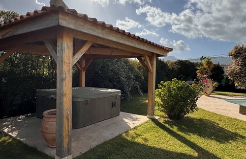 Valpaja Villa | villa de lujo con piscina y spa en Ajaccio