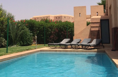 Zaouia Sidi Abdallah Ben Sassi Villa | Villa de lujo con piscina privada en un hermoso resort con campo de golf y pista de tenis.