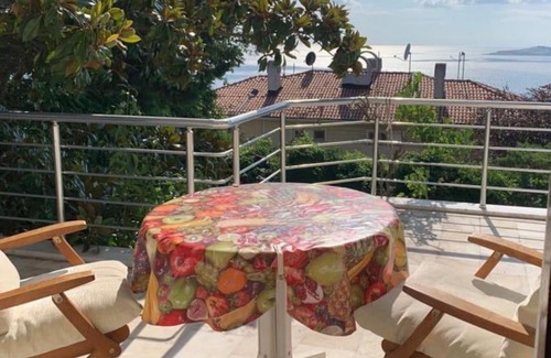 Beylikduzu Apartamento | Luxury Villa with Private Pool and Garden