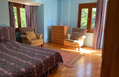 Beylikduzu Apartamento | Luxury Villa with Private Pool and Garden