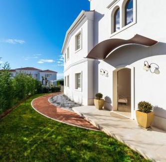 Vabriga Villa | Luxury Villa Zara with a pool