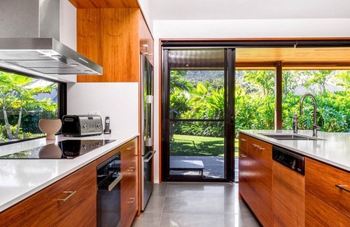Airlie Beach Casa | Luxury Villas Aqua at Yangaro (With Car Parking)