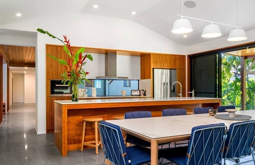 Airlie Beach Casa | Luxury Villas Aqua at Yangaro (With Car Parking)