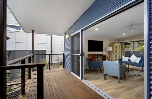 Pretty Beach Central Coast Casa | Luxury Villas Araluen Waterfront Getaway (Walk to the beach)
