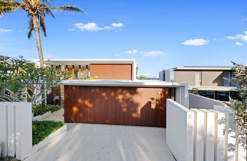 Sunrise Beach Casa | Luxury Villas Beaches at Sunrise (Heated Pool)