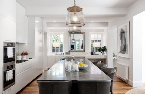 Toorak Casa | Luxury Villas Resort House Toorak (Heated Pool)