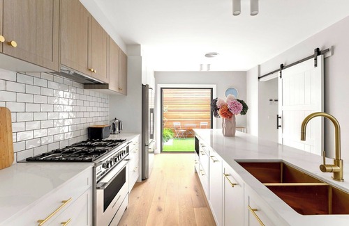 Elwood Casa | Luxury Villas Shelley St (Pet Friendly)