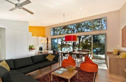 Pretty Beach Casa | Luxury Villas The Canopy at Pretty Beach (Walk to the beach)