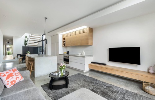 Port Melbourne Casa | Luxury Villas The Cable House (Pet Friendly)