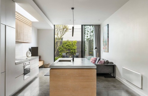 Port Melbourne Casa | Luxury Villas The Cable House (Pet Friendly)