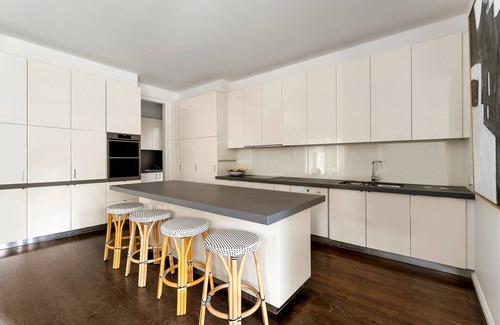 Prahran Casa | Luxury Villas Wynnstay House (Solar Heated Pool)