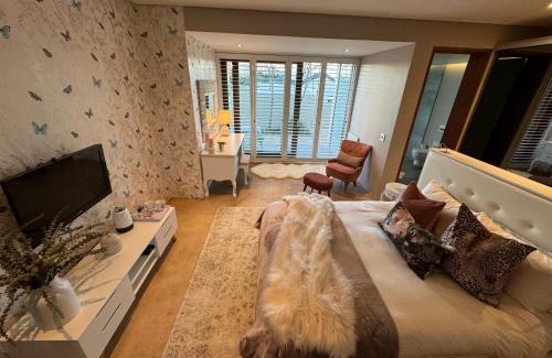 Eikenbosch Casa | Luxury Vineyard Suites
