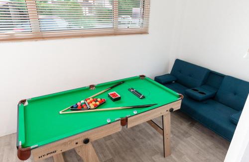 Runnymede Casa | Luxury Virginia Water 3BR near Thorpe Park & Heathrow