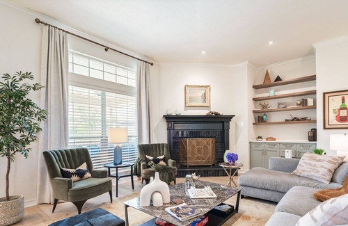 Hutto Casa | Luxury w/Resort Pool+Hot Tub+Game Room+Volleyball