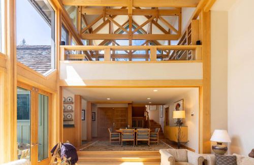 Warm Springs Casa | Luxury Warm Springs Creekfront Home