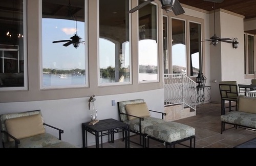 Horseshoe Bay Casa | Luxury waterfront home on Lake LBJ