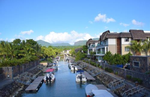 Grande Riviere Noire Apartamento | Luxury Waterfront Apartment