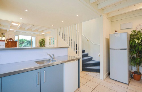 Akaroa Apartamento | Luxury Waterfront Apartment with Amazing Views