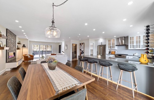 Port Moody Casa | *Luxury Waterfront* beautiful and peaceful retreat