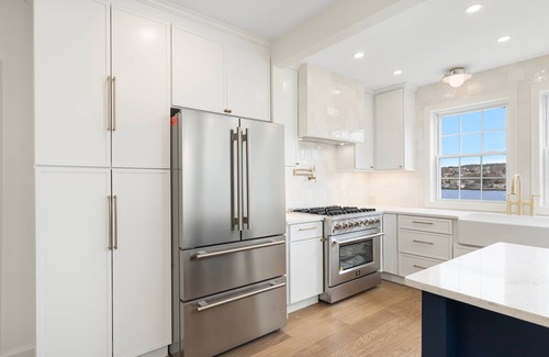 Portsmouth Casa | Luxury Waterfront House in Portsmouth, RI with Direct Beach Access