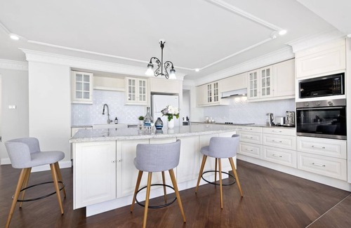 Toukley Casa | Luxury Waterfront Holiday Home