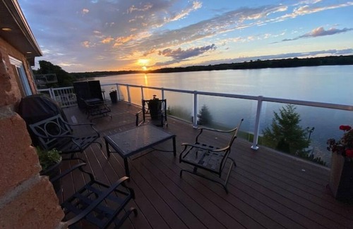Amherstview Casa | Luxury Waterfront Kingston