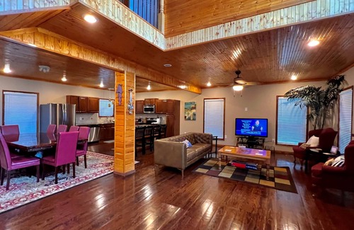 Milam Cabina | Luxury Waterfront Lodge In Toledo Bend Lake
