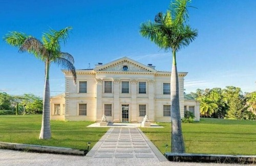 Wallis Lake Casa | Luxury Waterfront property on Wallis Private Island Forster w/ fishing, hiking